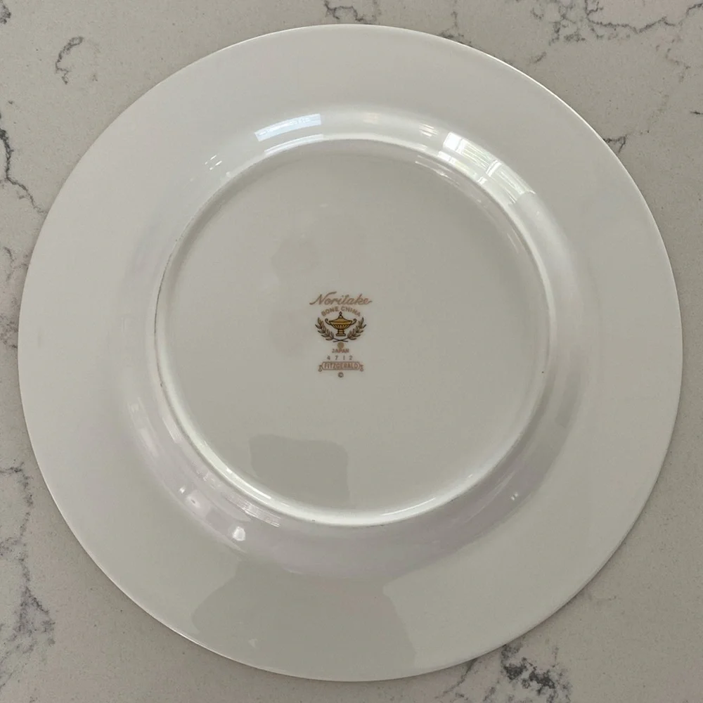 Noritake Fitzgerald | Set of 4 Bone China Salad Plates (Marbled Green/Gold)